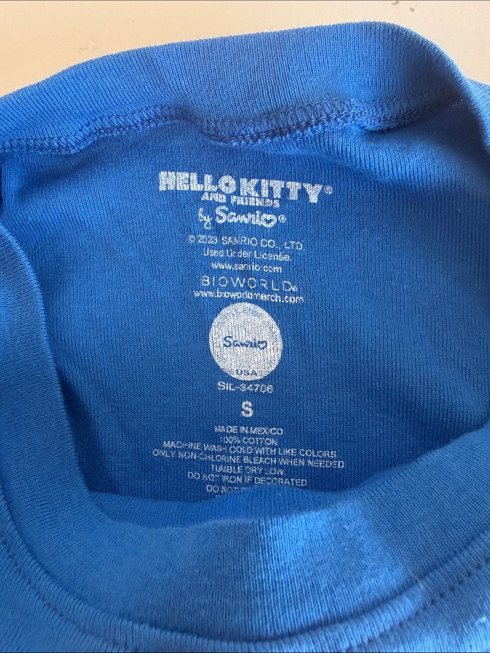 Sanrio Hello Kitty an Friends Blue T-Shirt - Picture 5 of 8